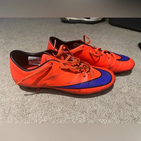 Size 8 Mercurial Nike Cleats - Picture 1 of 8